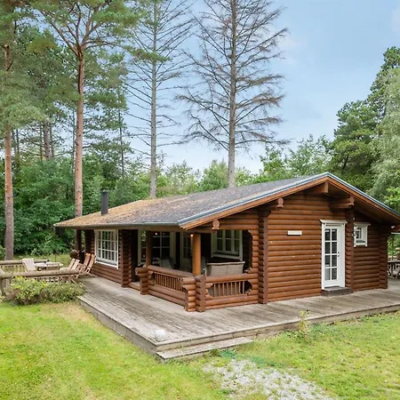 Erika - 250m From The Sea By Interhome *